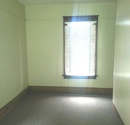 1522 bedroom