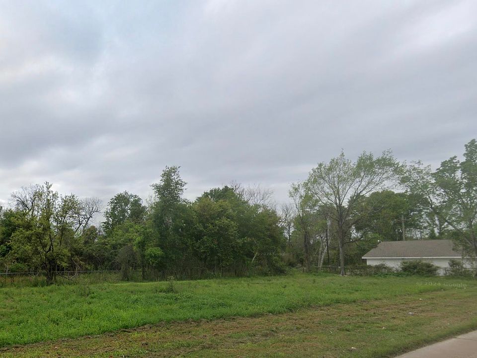 1st image of 911 Western Ave W