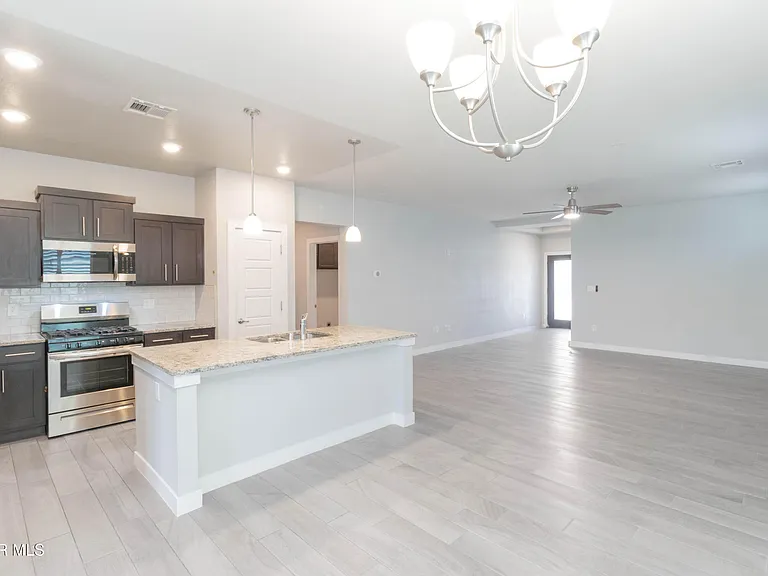 14724 Mike A Mendoza Ave — Photo 12