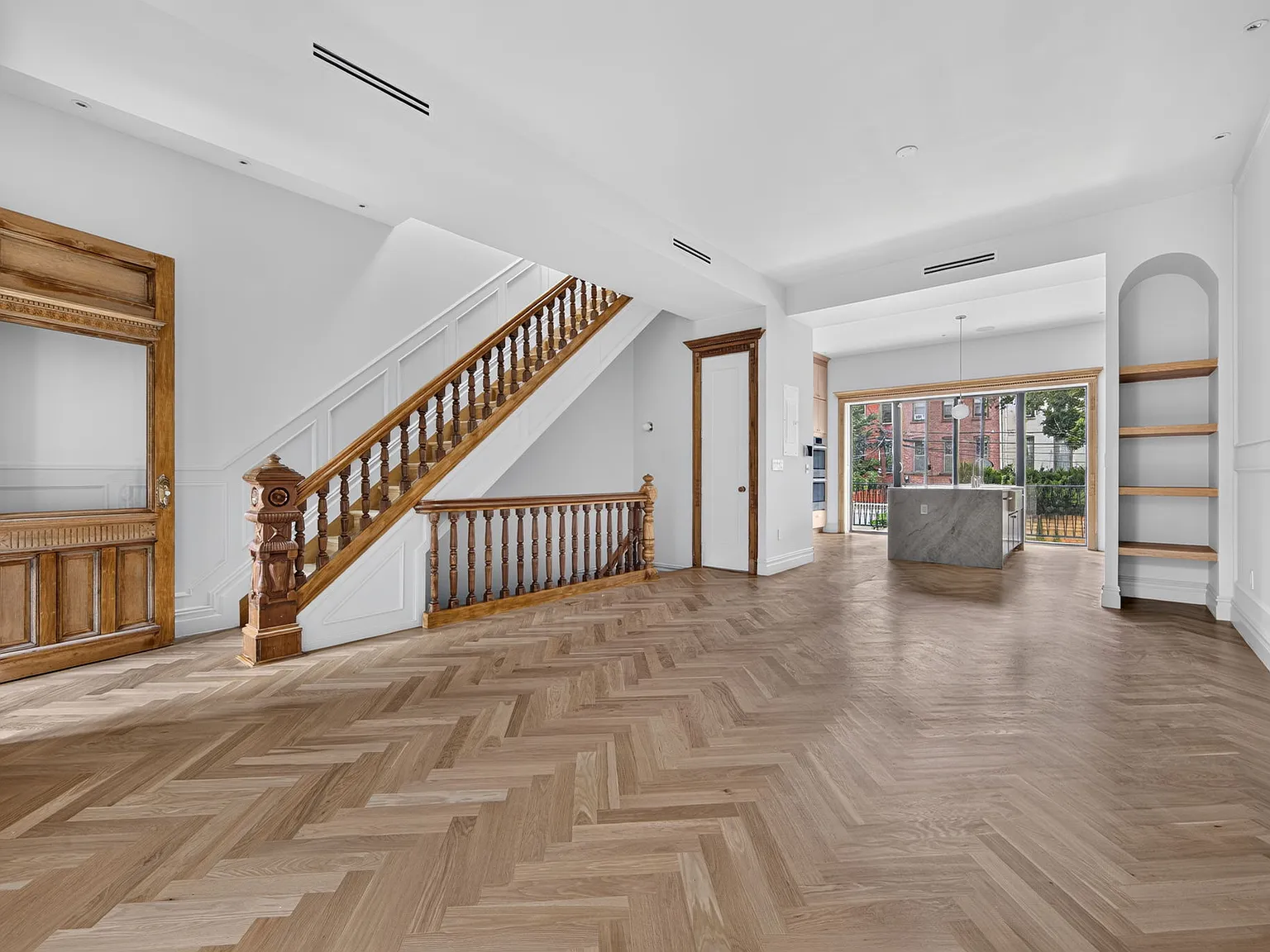 552 Macon Street — Photo 1