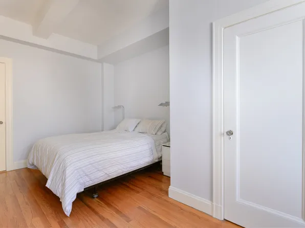 2 West 67th Street image 4 of 8