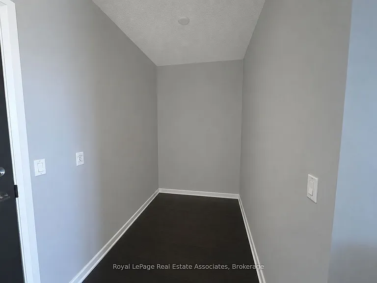 55 Eglinton Ave W #606 — Photo 9