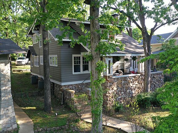 2nd image of 4514 S Lookout St