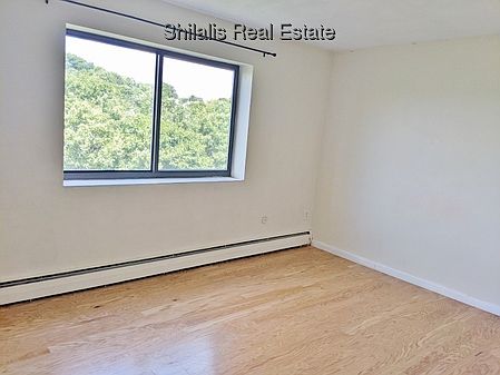 3rd image of 32 Whites Ave #D78