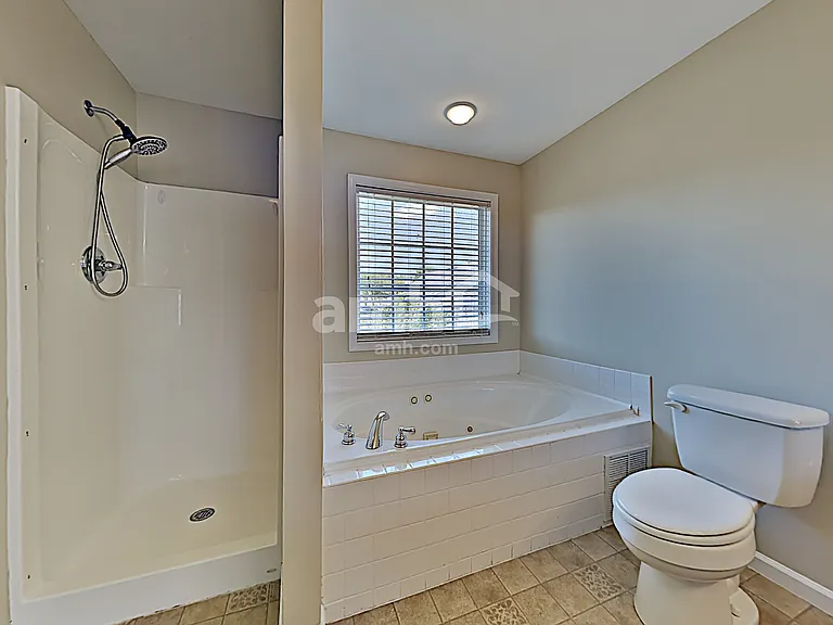 6013 Gallant Ln — Photo 13