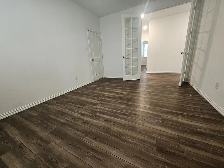 506 Saffron St — Photo 4