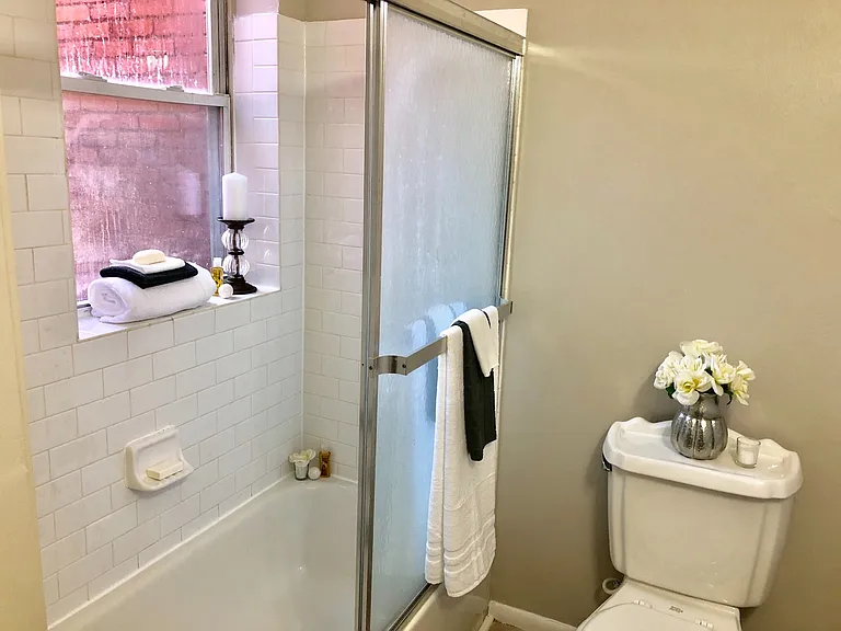 1203 I St NE — Photo 4