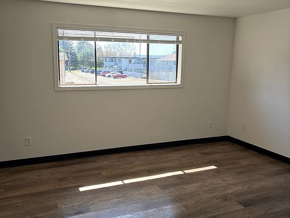 5th image of 1405 Lewis St APT 24