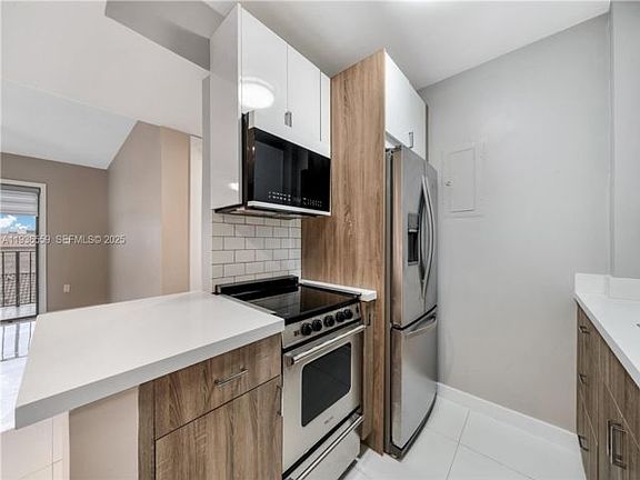 4th image of 412-8095 NW 8th St #412