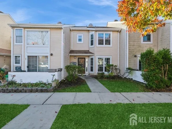 12 Gerard Pl, Parlin, NJ 08859