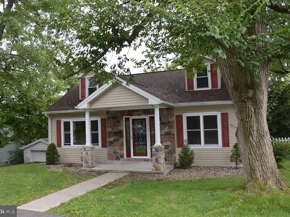21 Longview Dr, Schuylkill Haven, PA 17972