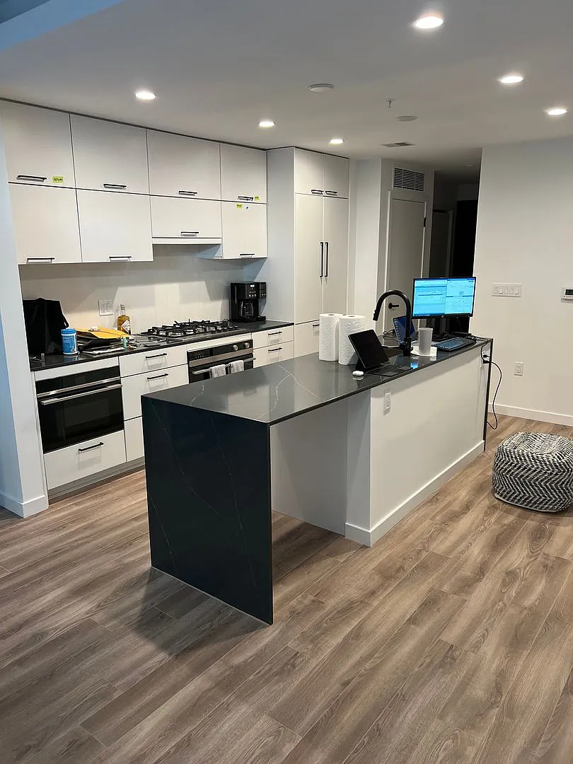 2 Level Luxury Condo w/ Garage - Eckington District — Photo 3