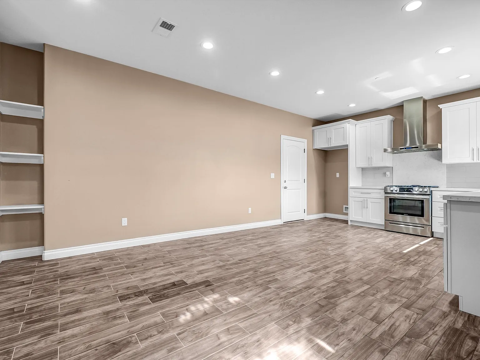14095 Edwards St — Photo 4