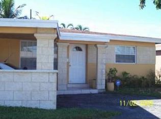 320 N 72nd Way, Hollywood, FL 33024