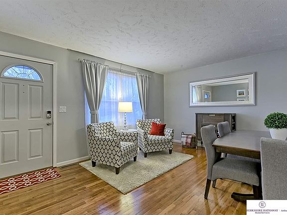 5th image of 7532 Olive Ave