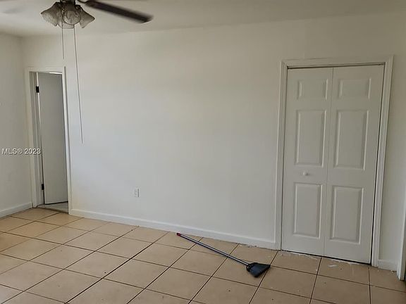 5th image of 11930 NE 19th Dr APT 26