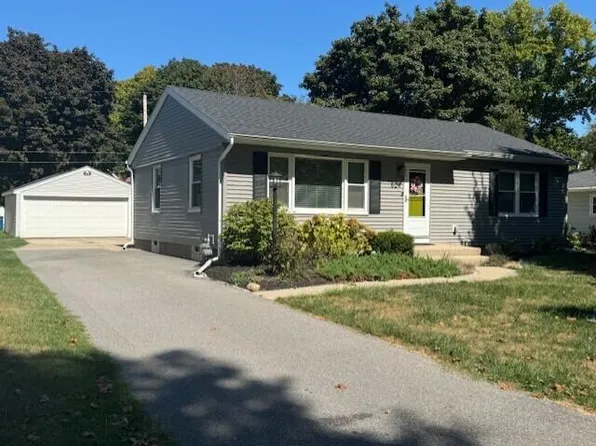 524 Jefferson Ave, Chesterton, IN 46304