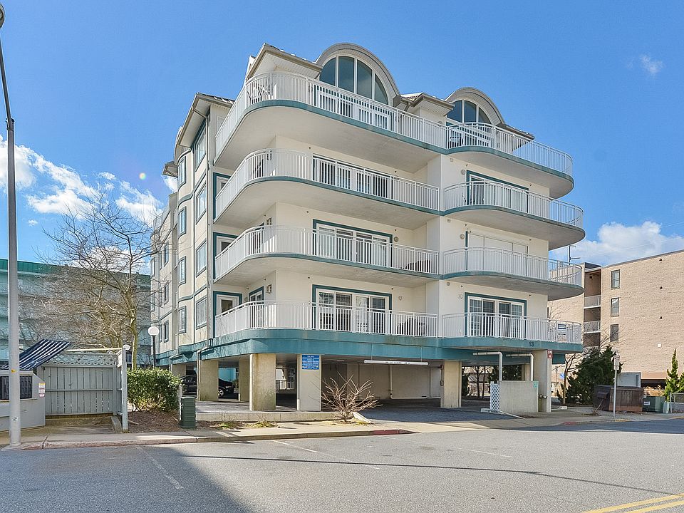 Welcome to 101 Artesia!