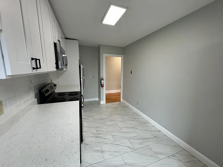 7 Trumbull St #3 — Photo 4