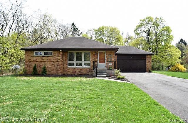1st image of 2530 Parkinson Blvd