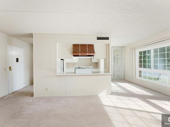 3rd image of 330 Sierra Vista Ave #11