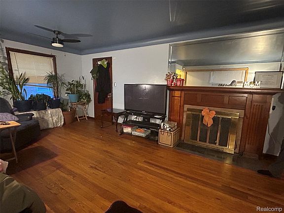 3rd image of 18415 Edinborough Rd