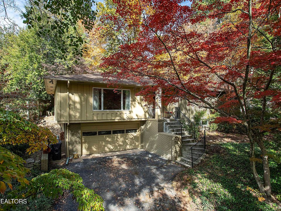1st image of 4241 Hiawatha Dr