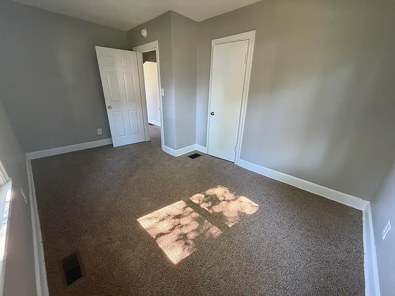 1120 Sparks Rd — Photo 10