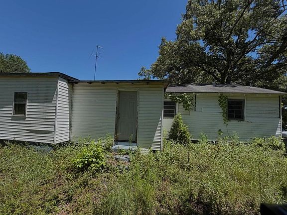 3rd image of 796 Shoemaker Rd