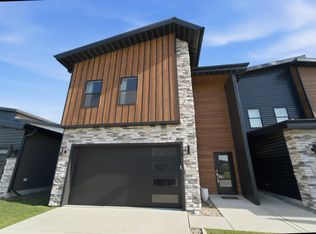 283 Nomo Pl, Crown Point, IN 46307
