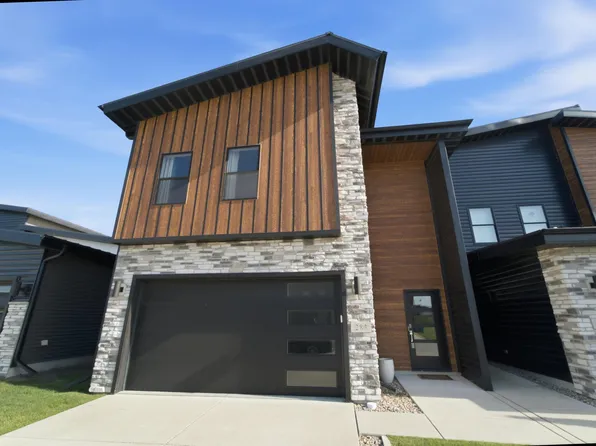 283 Nomo Pl, Crown Point, IN 46307