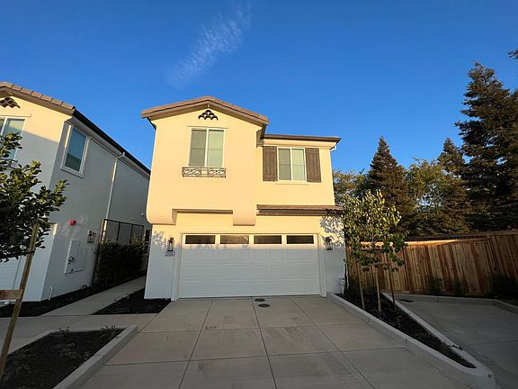 2nd image of 2050 Tienda Dr #2060