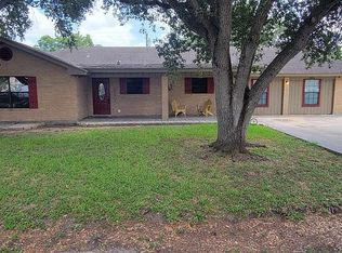1004 Johnson St, Woodsboro, TX 78393