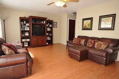 LARGE LIV W/ UPGRADED FLOORING