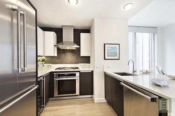 Rented by Halstead Real Estate | media 15
