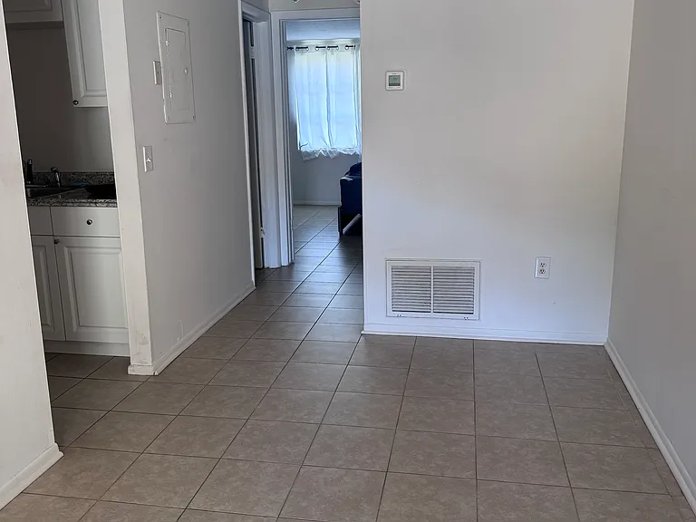 127 Avenida De Bahia #C — Photo 11