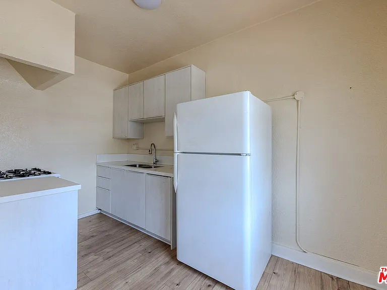 661 Shatto Pl #301 — Photo 7