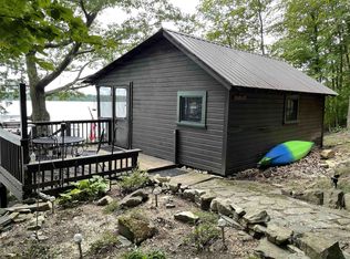 16 Hedge Row, Crown Point, NY 12928