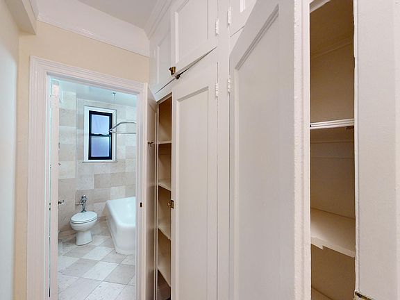 4th image of 210 E 68th St APT 3H