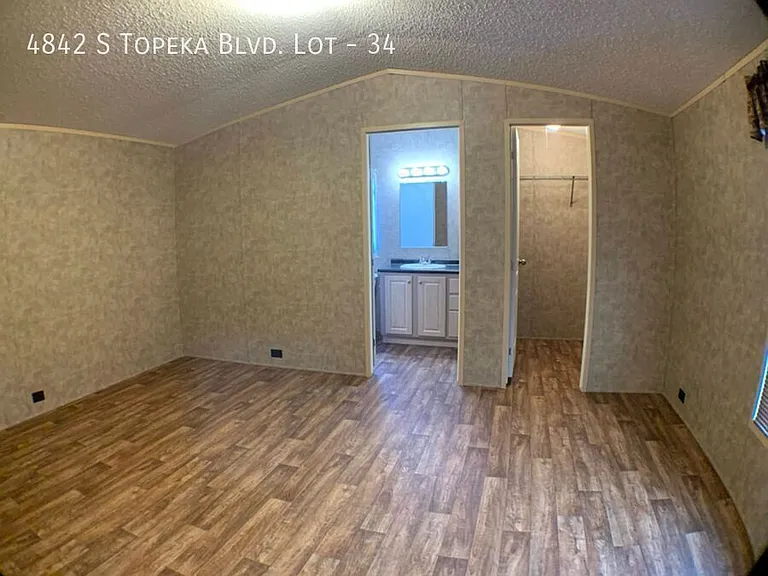 4842 S Topeka Blvd #34 — Photo 10