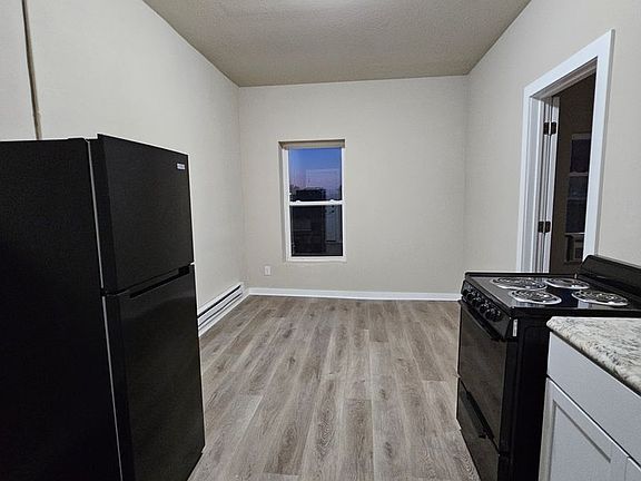 2nd image of 102 E Robinson St #213