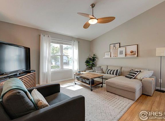 3rd image of 2155 Dogwood Cir