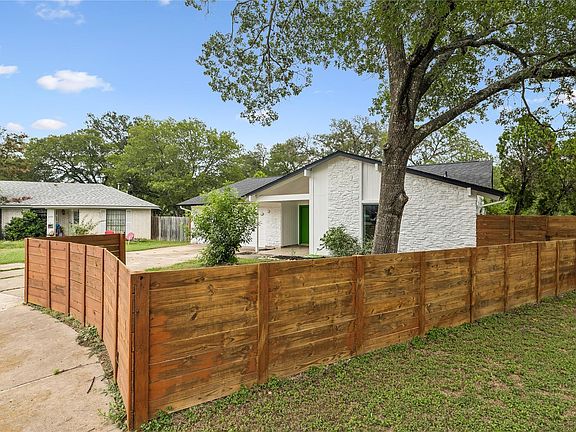 3rd image of 6107 Blarwood Dr