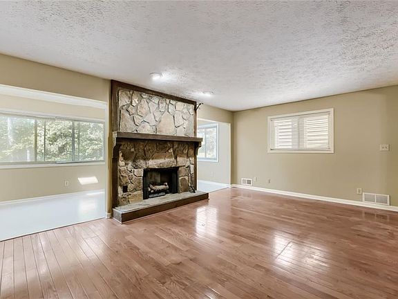 4th image of 4190 Dyouville Trce