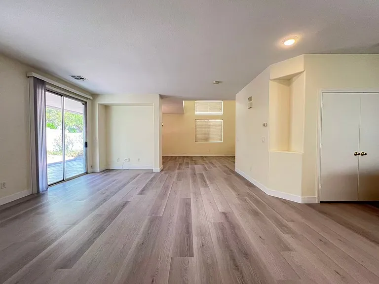 8480 Garnet Peak Ct — Photo 10