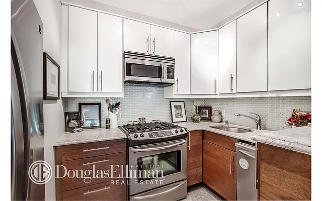 Rented by Douglas Elliman | media 2