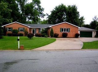 39 W Parkway Dr, Schererville, IN 46375