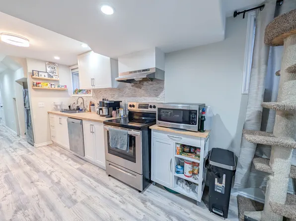 237 Scott St #2, Saint Catharines, ON L2N 1H6