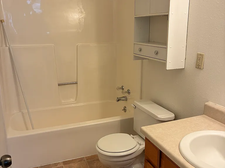 502 Dogwood Dr — Photo 8