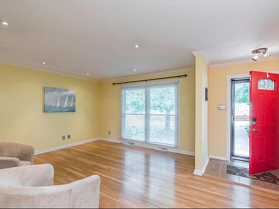 3rd image of 2922 Edinburgh Ct